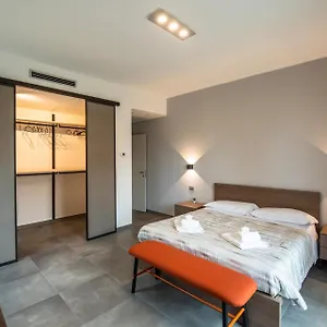 Ospedale A 350M Centro A 900M L Matrimoniali Con Bagno Privato L Parcheggio Self Check Parma