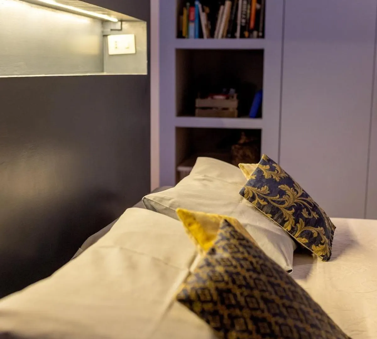Sant'Anna Studio Apartment Parma Italy